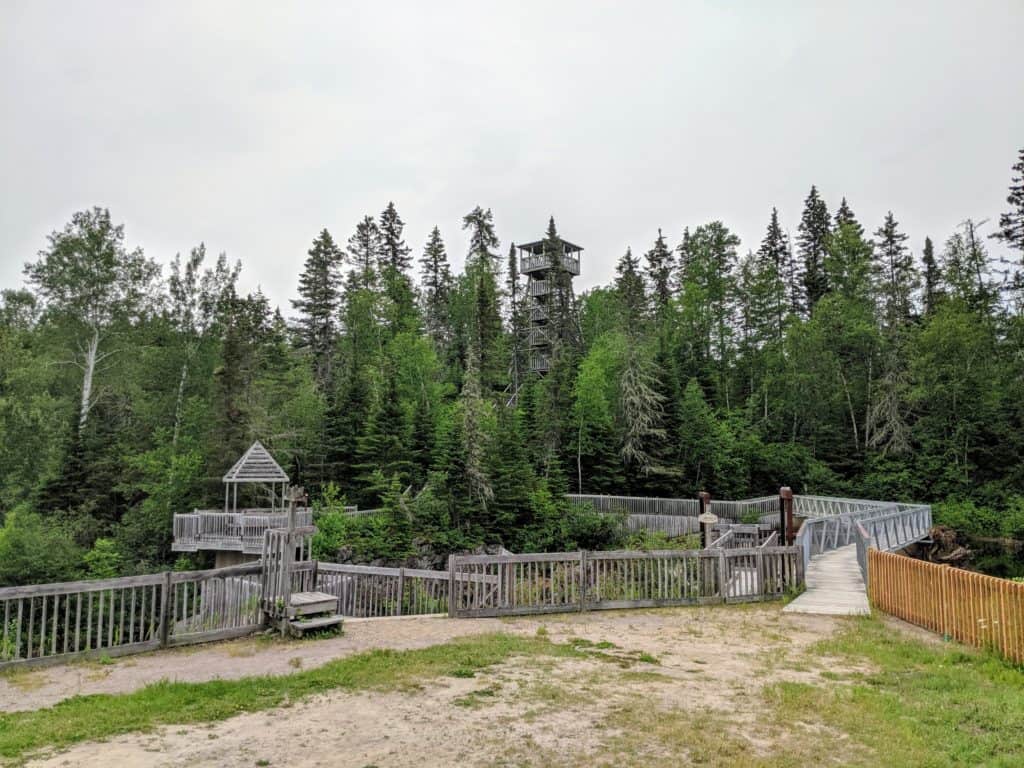 Belvédère du moulin des pionniers à la doré au lac saint jean québec